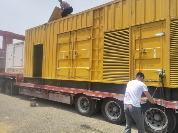 解放除了负载情况和发动机维护，还有哪些因素会影响 200kw 柴油发电机的油耗？
